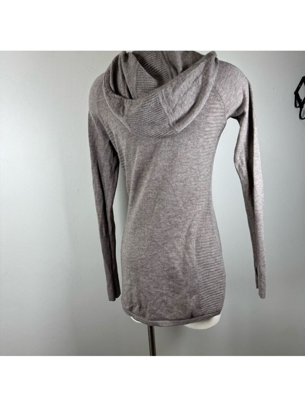 Athleta Tunic Merino Wool Sweater w/Hoodie- Heather Gray- XS - Picture 2 of 11